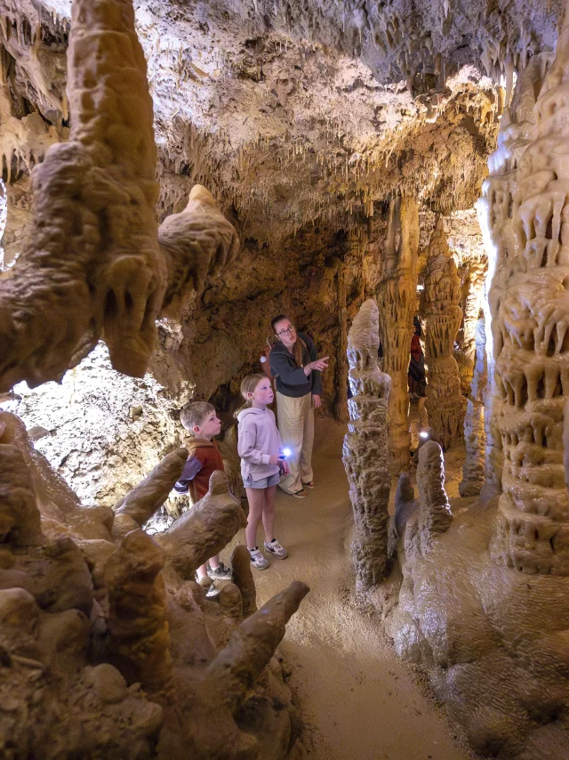 Grotte de Lastournelle, Sainte-Colombe-de-Villeneuve