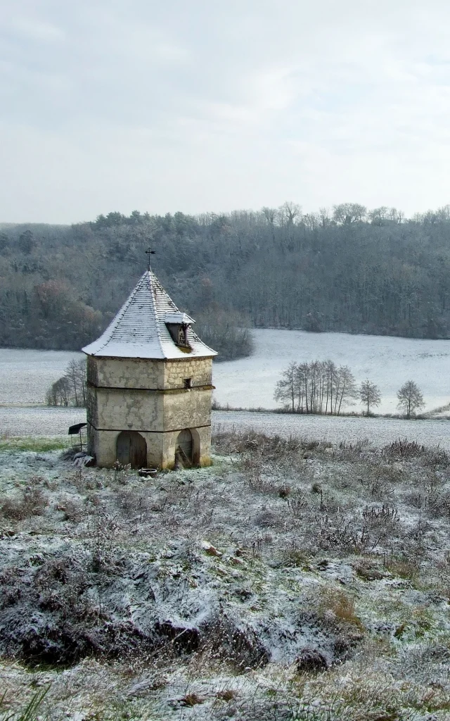 Pigeonnier de Guirot, Castella
