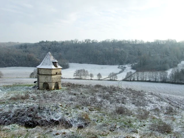 Pigeonnier de Guirot, Castella