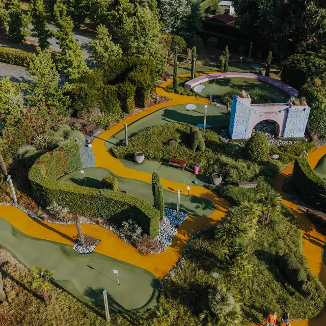 Mini Golf Fantasia Saint Sylvestre Sur Lot Maxime Michels