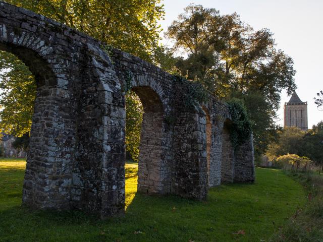 L'Abbaye de La Lucerne, une architecture du XIIe siècle dans un écrin de verdure