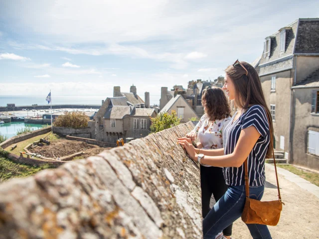 Sur les remparts de la Haute Ville de Granville