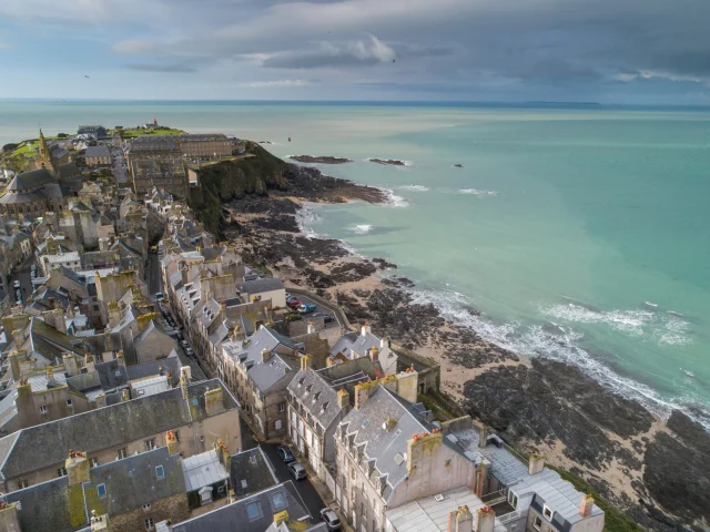 Vue aérienne de la Haute Ville de Granville