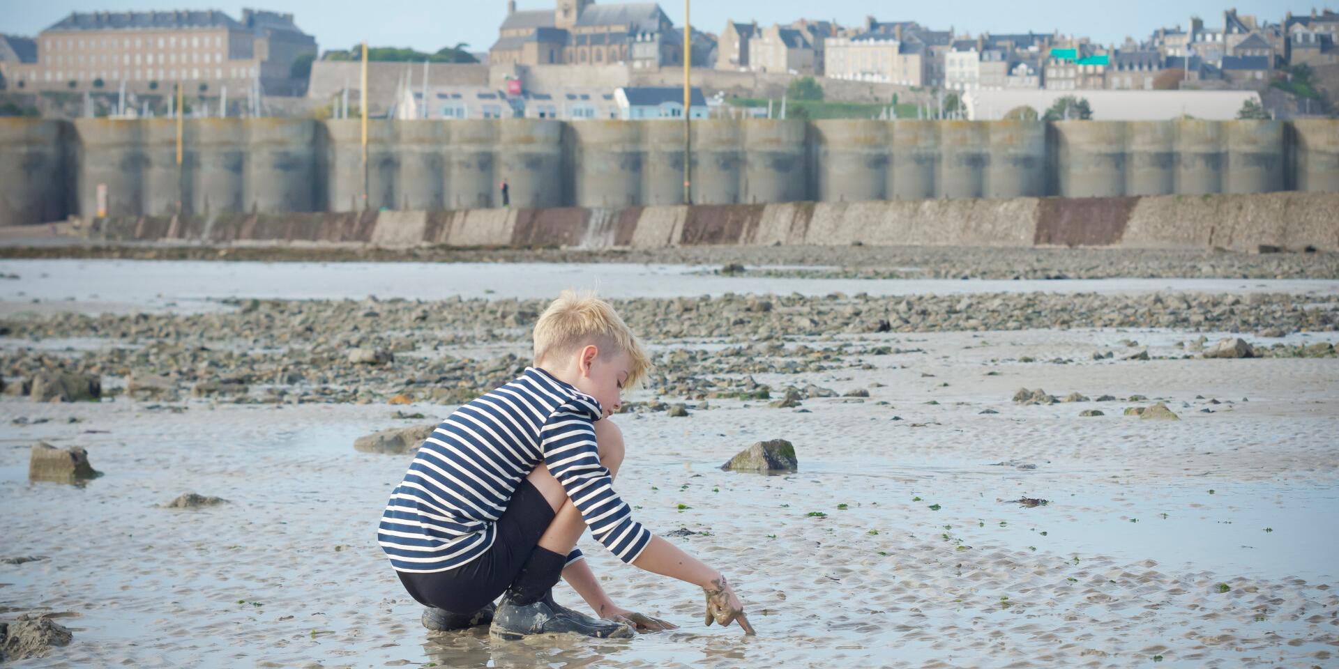 Mark, finger and eye fishing during high tides