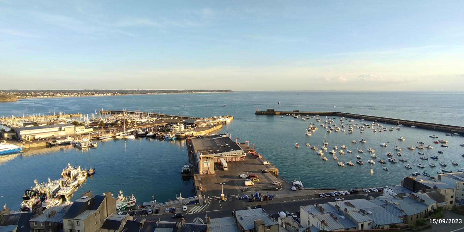 Vue Sur Le Port Et Carolles