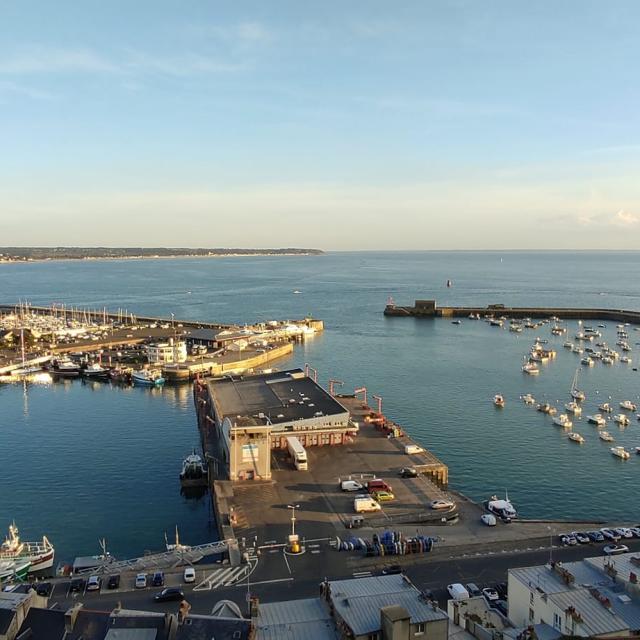 Vue Sur Le Port Et Carolles