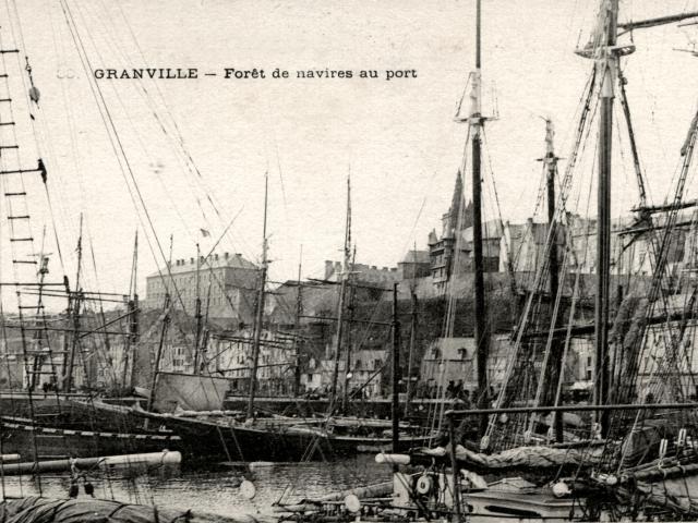 Forêt de navires dans le port de Granville