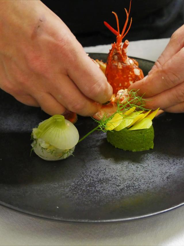 Experience Le Homard Chez Le Chef Jonathan Datin Credit Otgtm Estelle Cohier 33694 1920px 4 1