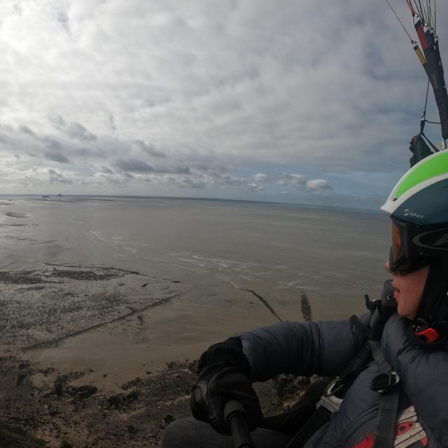 Univers du parapente 100% bord de mer avec Léo
