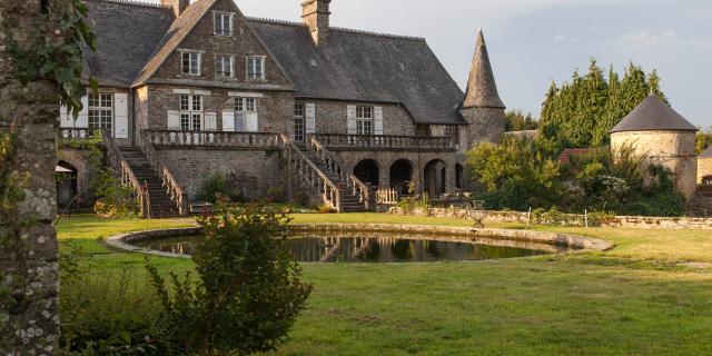 LE LOGIS D'ÉQUILLY - Seigneurie prospère au Moyen-Age et Granvillière au XVIIIème siècle