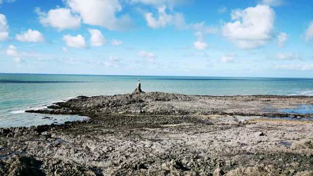 Sur Le Sentier Du Littoral A La Pointe Du Roc Credit Otgtm Estelle Cohier 35181 1920px