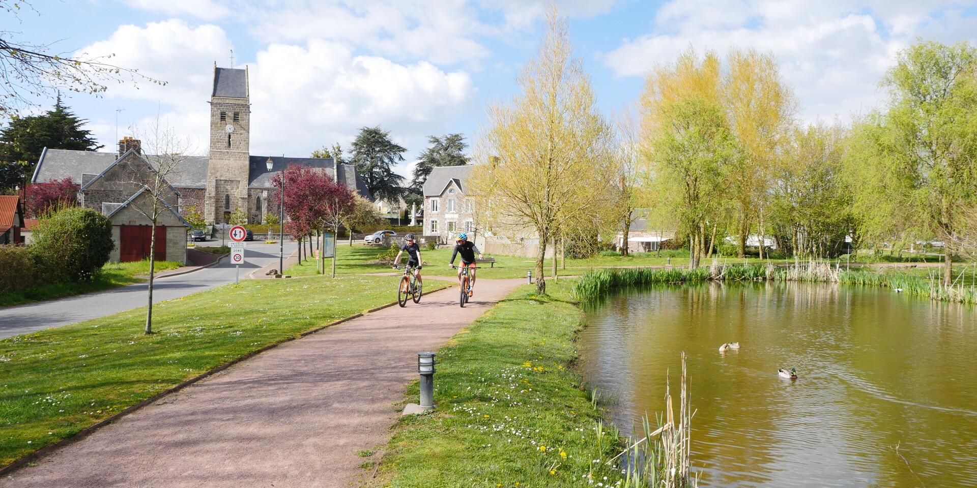 A Vtt Au Bord De L Etang D Hudimesnil Credit Otgtm Estelle Cohier 34248 1920px