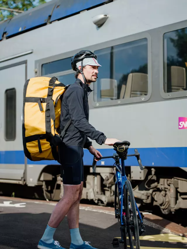 Fin Du Voyage Retour En Train. Une Aventure A Velo En Normandie Avec Matthieu Tordeur Marie Anais Thierry Marie Anais Thierry 19044 1600px