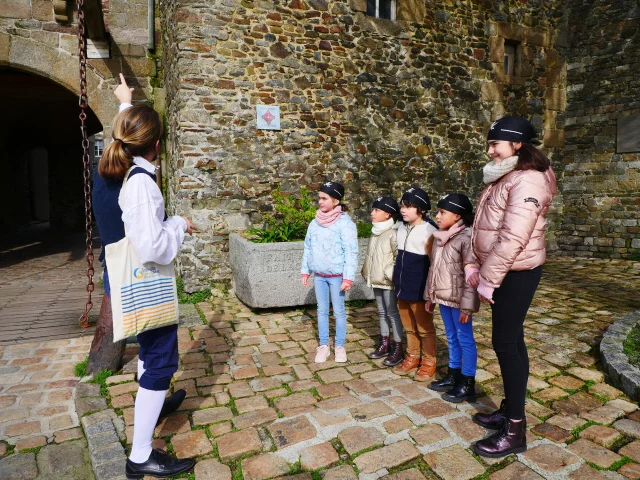 Visite guidée de la Haute Ville de Granville pour les enfants