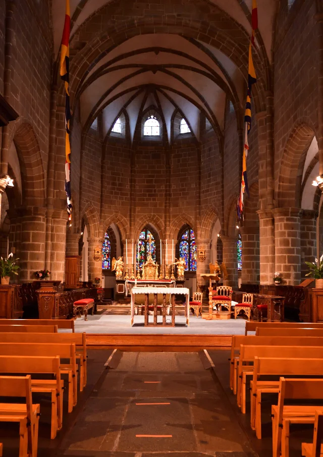 Intérieur de l'église Notre Dame Du Cap Lihou de Granville