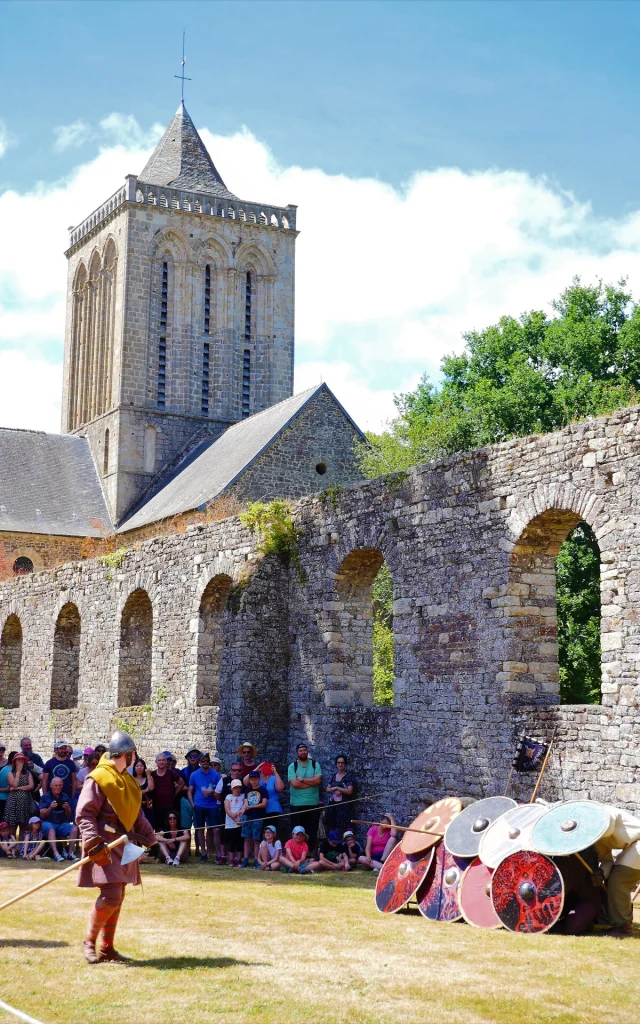 L'Abbaye De La Lucerne D'Outremer Le Village Viking Et Normand Credit Otgtm Estelle Cohier 36220 1920px 3