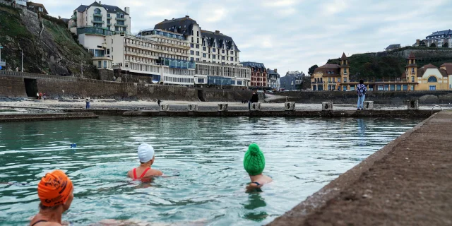 Bain En Eau Froide Avec L Association Au Bain Quotidien Credit Otgtm Lea Guillotte 37859 1920px 5