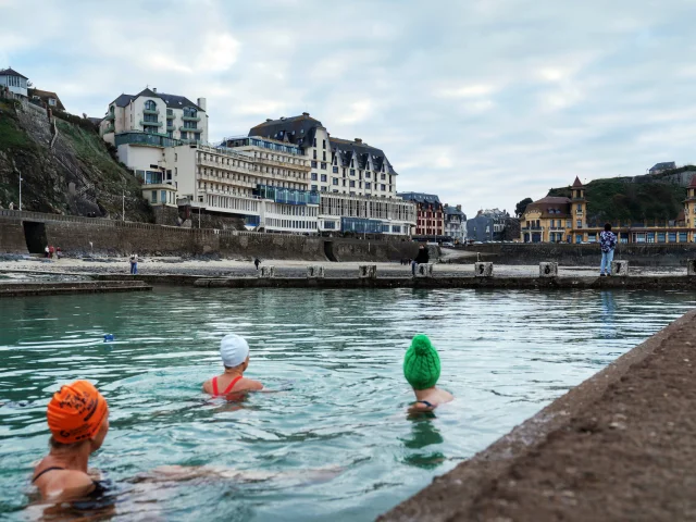 Bain En Eau Froide Avec L Association Au Bain Quotidien Credit Otgtm Lea Guillotte 37859 1920px 5