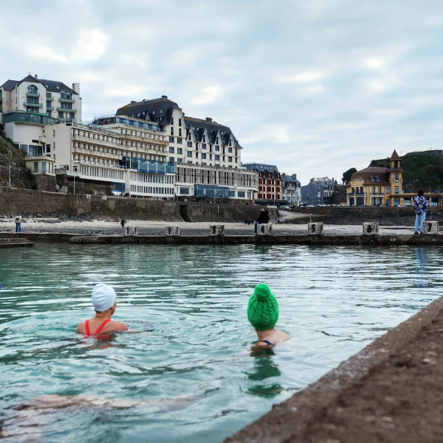 Bain En Eau Froide Avec L Association Au Bain Quotidien Credit Otgtm Lea Guillotte 37859 1920px 5