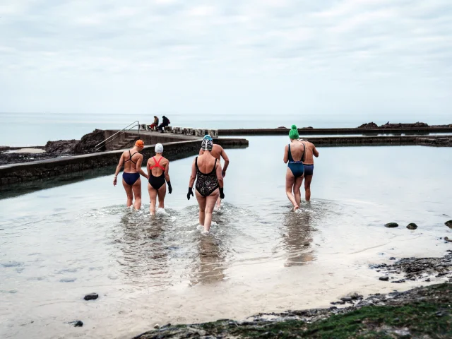 Bain En Eau Froide Avec L Association Au Bain Quotidien Credit Otgtm Lea Guillotte 37859 1920px 7