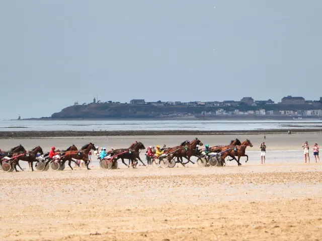 Die Pferderennen auf der Pferderennbahn Marin De Jullouville Marie Claude Vergne 04