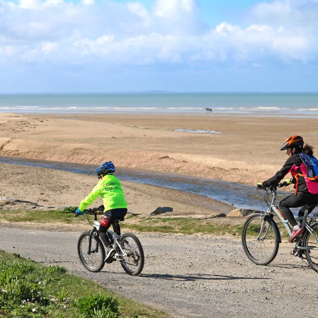 A Bicyclette A L Embouchure Du Thar Credit Otgtm Marie Claude Vergne 37922