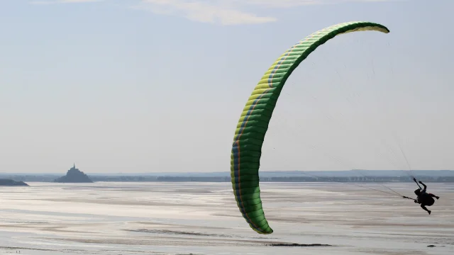 Je Vole Comme Un Oiseau Au Coeur De La Baie Du Mont Saint Michel