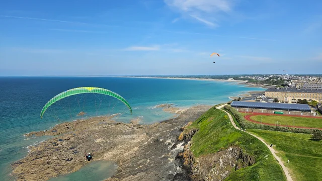 Session Parapente Au Dessus De Granville
