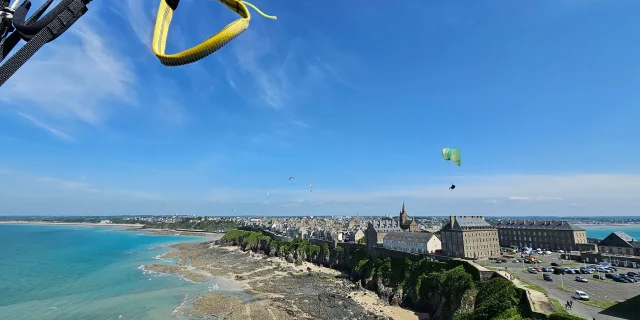 Session Parapente Au Dessus De Granville