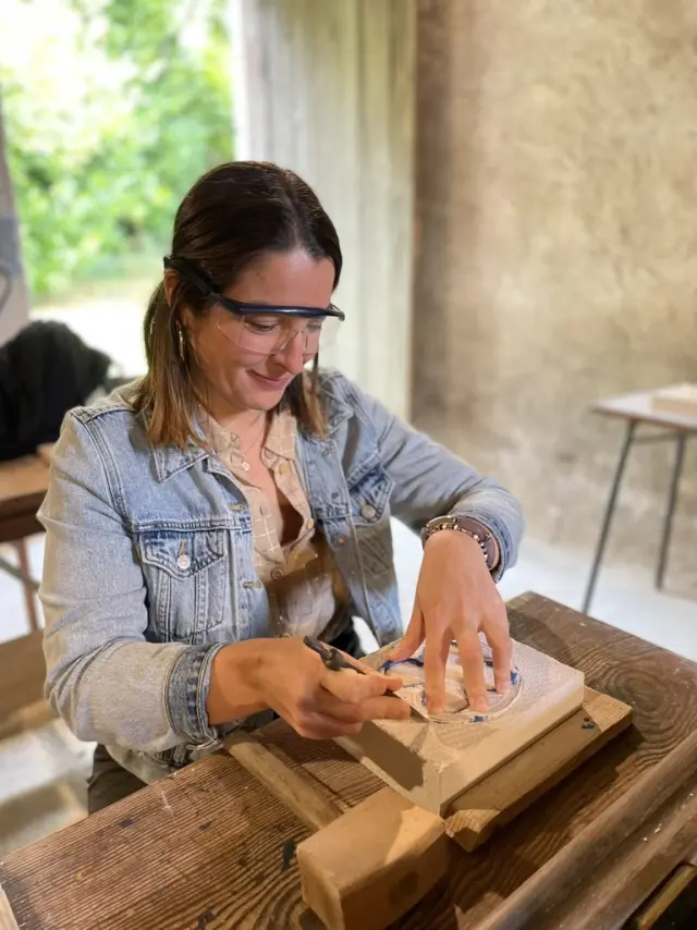 Je Taille La Pierre A L Abbaye De La Lucerne