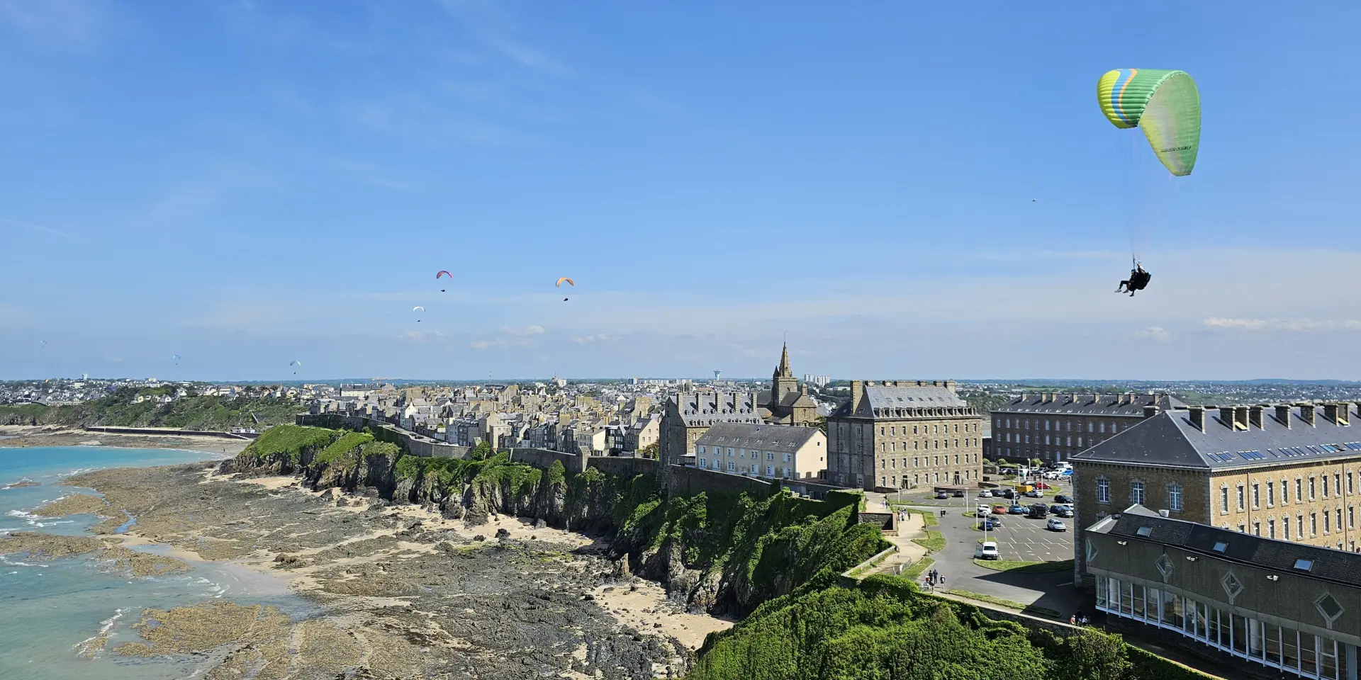 Session Parapente Au Dessus De Granville Credit Otgtm Honorin Hamard 38186