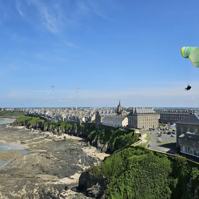 Session Parapente Au Dessus De Granville Credit Otgtm Honorin Hamard 38186