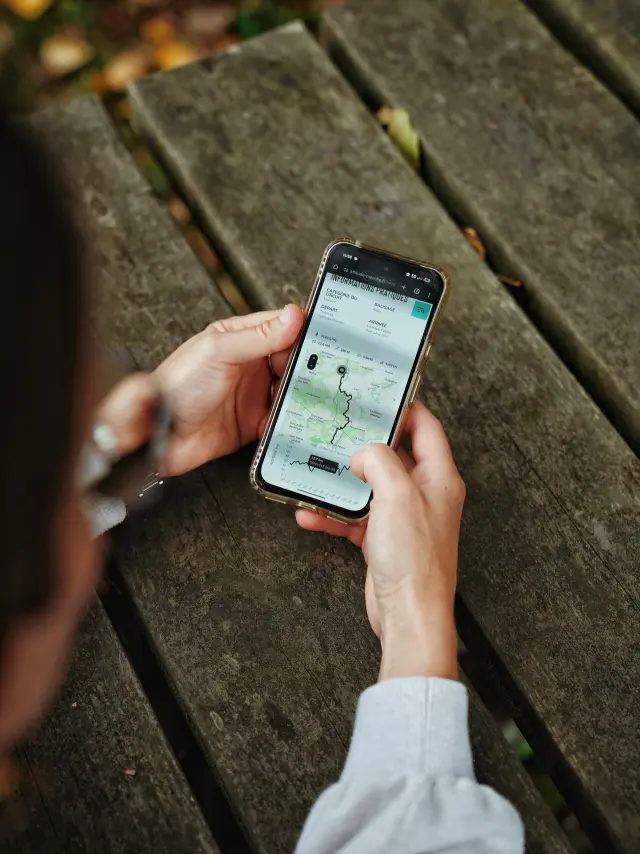 Randonneurs Zoom Sur Une Application Credit Otgtm Lea Guillotte 38823 1920px