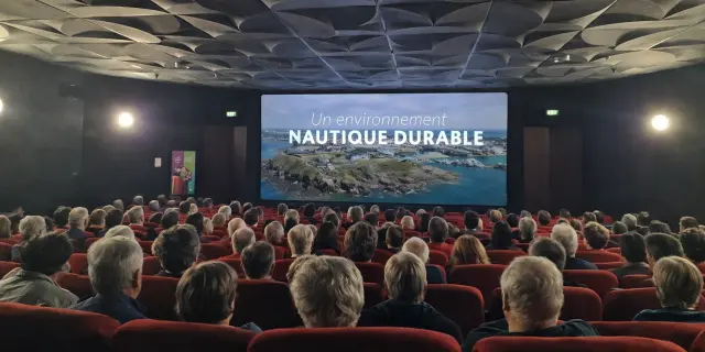 Vue De La Salle De Cinema Avec Le Code De Marque
