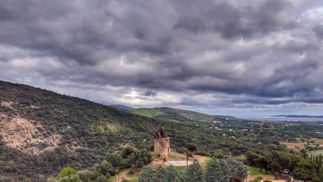 Par Temps De Pluie Grimaud (2)