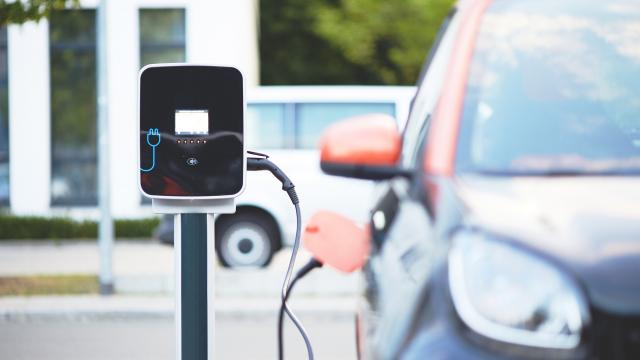 recharge-vehicule-electrique-grimaud.jpg