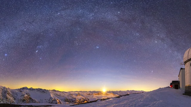 Coucher De Lune A L Observatoire De Saint Veran