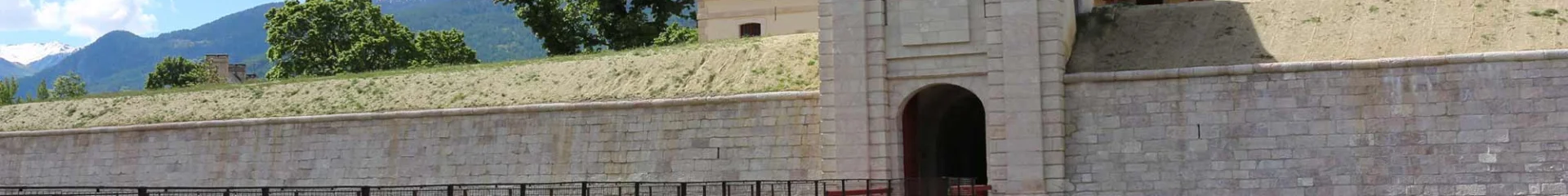 Mont Dauphin Acces 05
