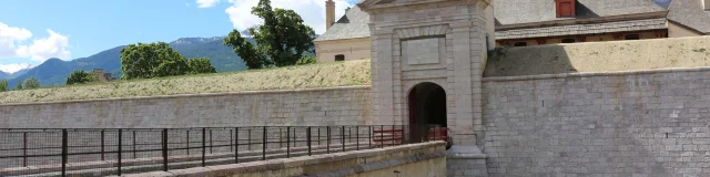 Mont Dauphin Acces 05