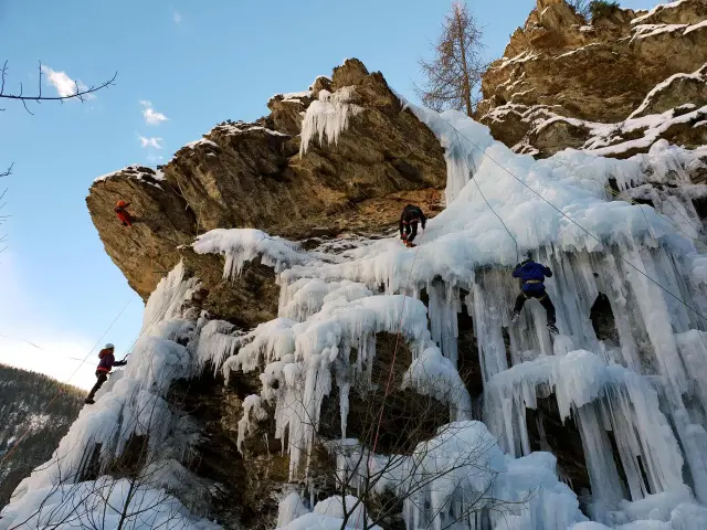 Cascade De Glace Aiguilles Queyras 05