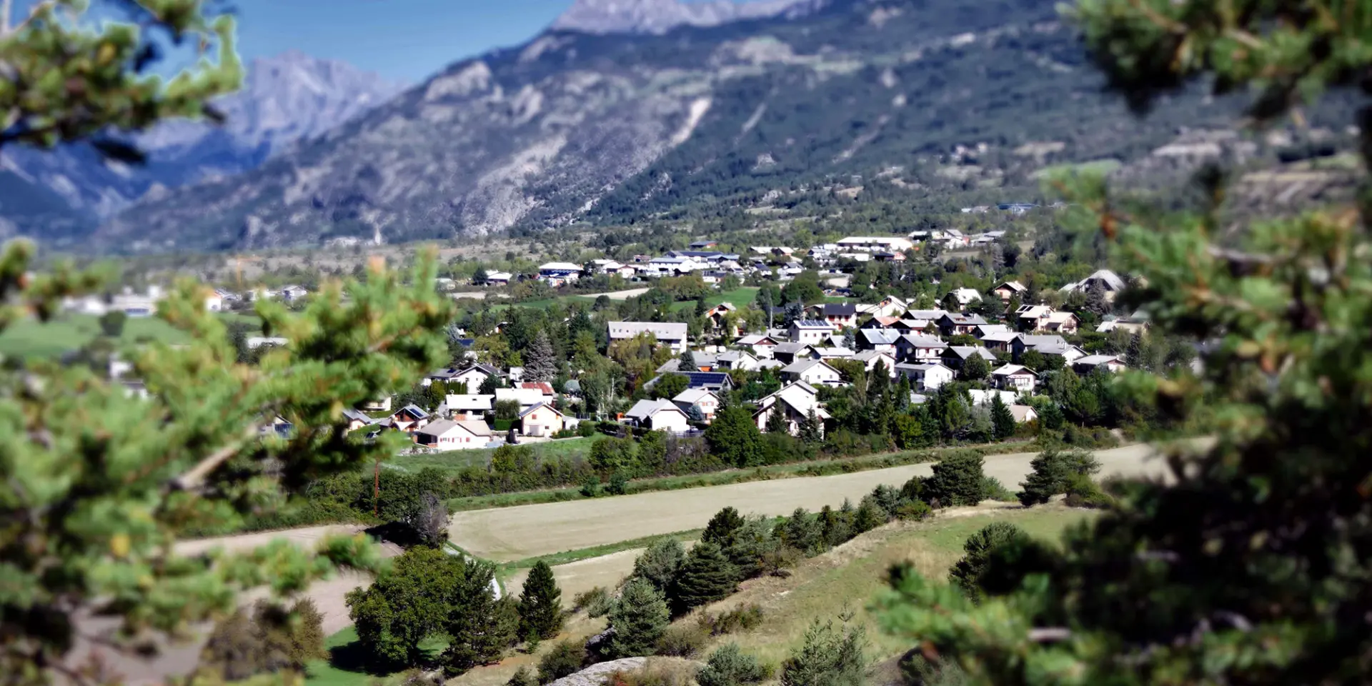 Eygliers Village 05