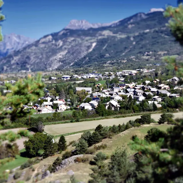 Eygliers Village 05