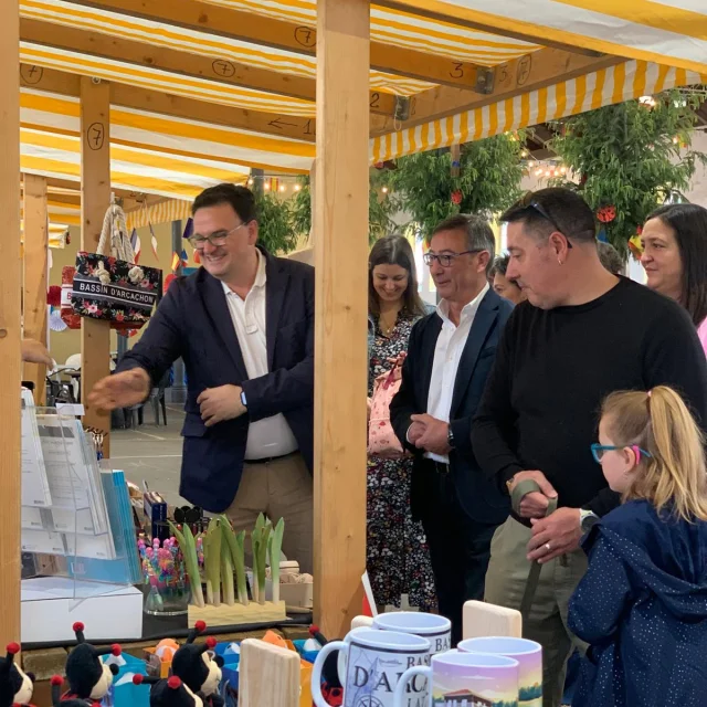 Marché des commerçants français à Santa Maria de Cayon