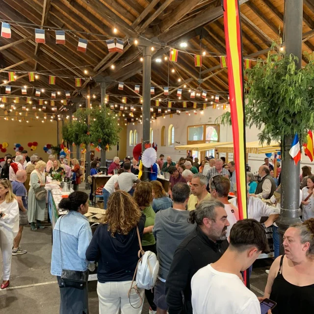 Marché des commerçants français à Santa Maria de Cayon