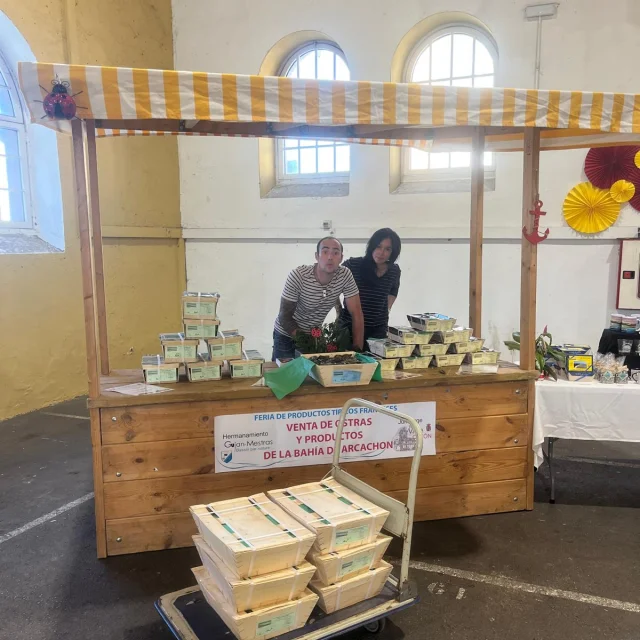 Marché des commerçants français à Santa Maria de Cayon