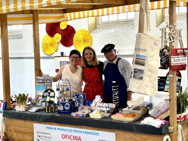 Marché des commerçants français à Santa Maria de Cayon