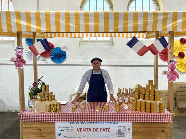 Marché des commerçants français à Santa Maria de Cayon