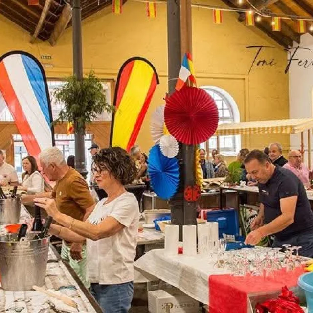 Marché des commerçants français à Santa Maria de Cayon