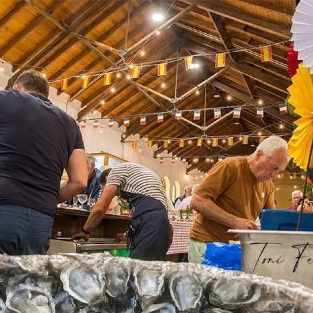 Marché des commerçants français à Santa Maria de Cayon