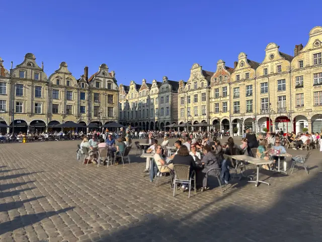 arras, les places, les terrasses